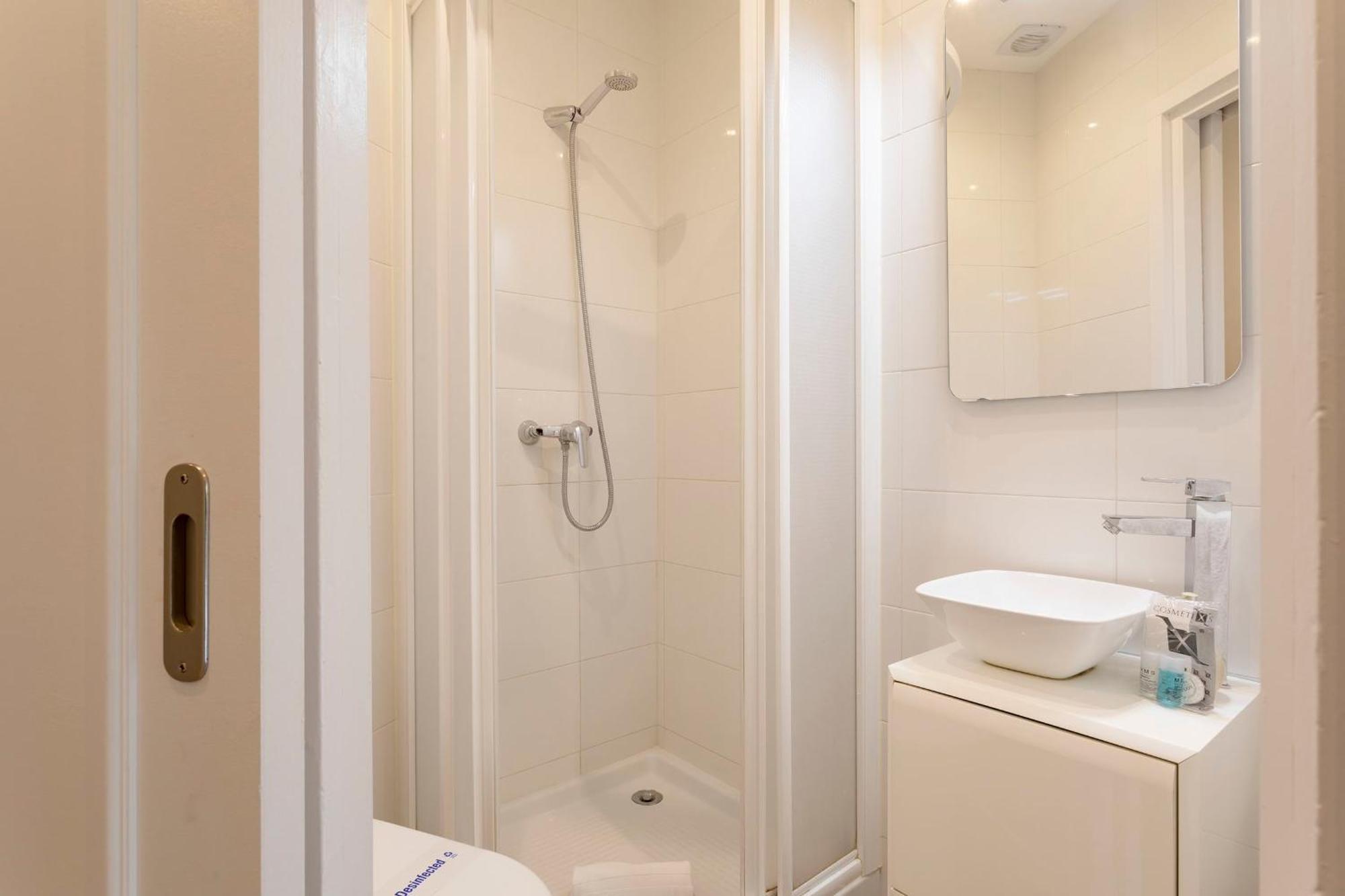 Cozy Apartment Near Fira Gran Via With Ac L'Hospitalet de Llobregat Exteriér fotografie