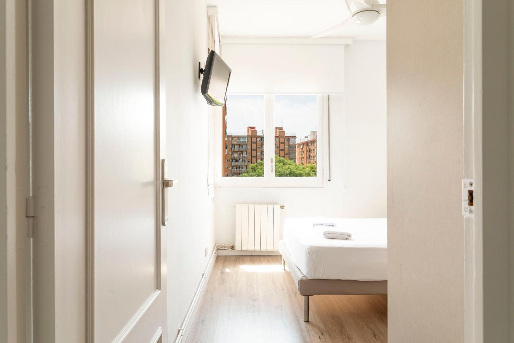 Cozy Apartment Near Fira Gran Via With Ac L'Hospitalet de Llobregat Exteriér fotografie
